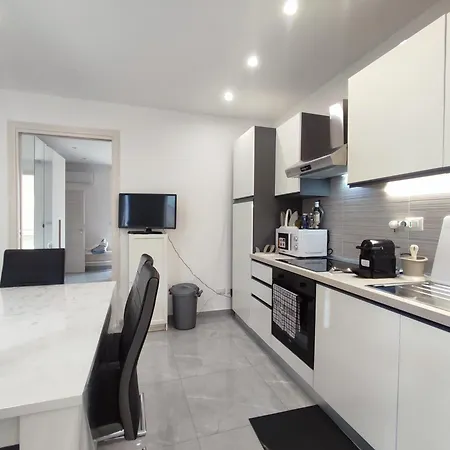 La Maison De Geneviève Aci Trezza