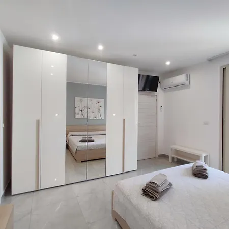 La Maison De Geneviève * Aci Trezza